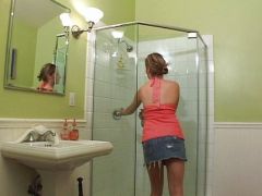 Nach Duschen die Fotze geleckt